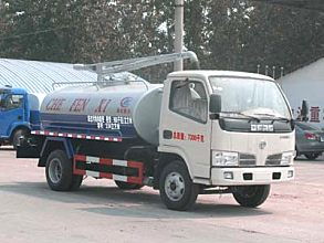 東風CLW4015F吸糞低速貨車與吸污車 專業(yè)環(huán)衛(wèi)作業(yè)的得力助手