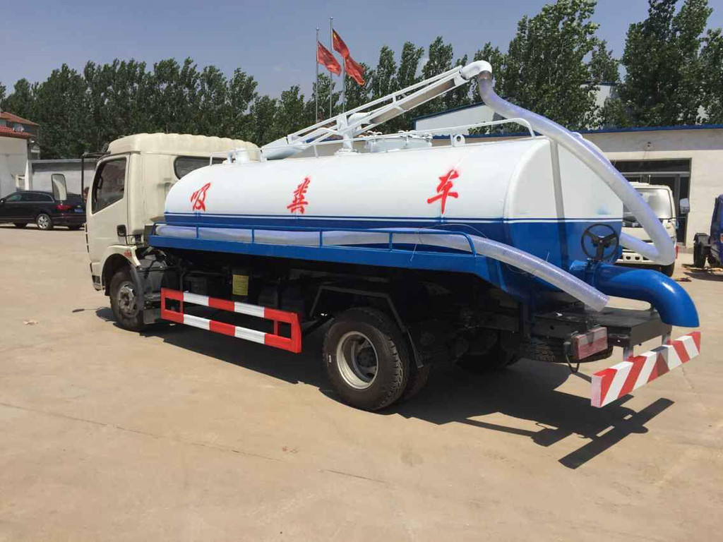 孝義藍牌吸糞車價格如何？看準這些優(yōu)勢讓環(huán)衛(wèi)作業(yè)“凈”善“金”美